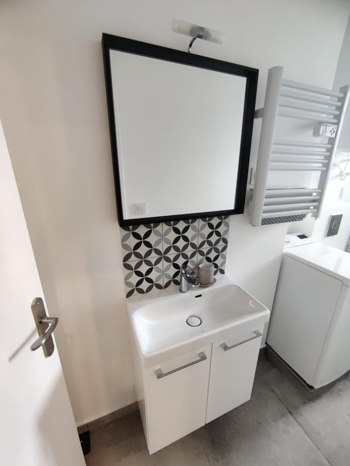 Vénissieux Loft Chic Avec Mezzanine Contemporaine 아파트 외부 사진