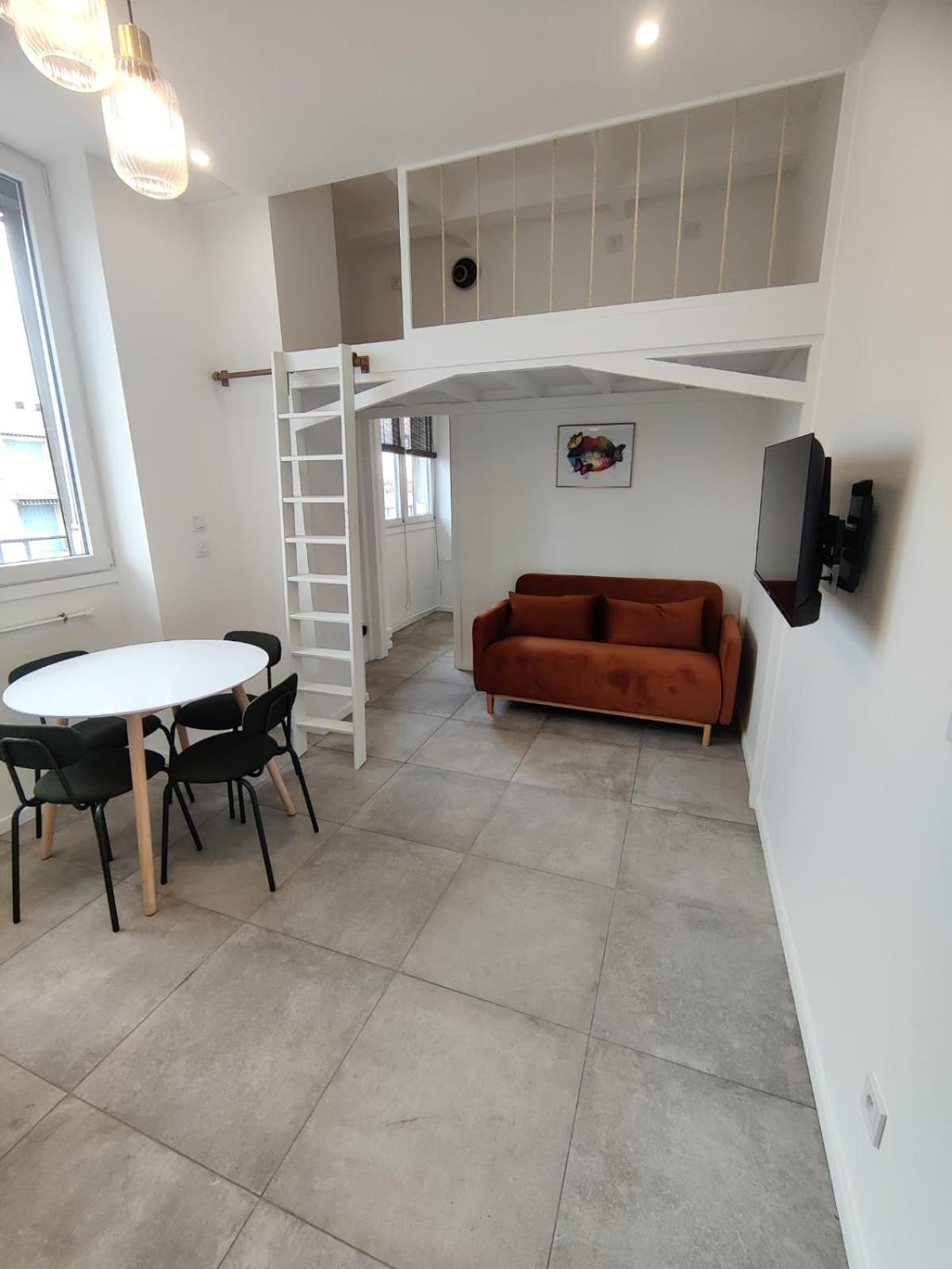 Vénissieux Loft Chic Avec Mezzanine Contemporaine 아파트 외부 사진